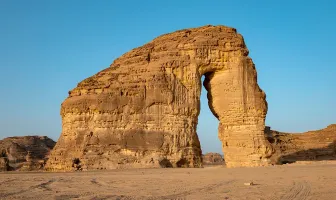 Discover Alula 3 Nights 4 Days Tour Package With Hegra and Elephant Rock