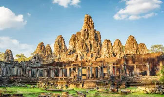 Essential Angkor 2 Nights 3 Days Religious Tour Package