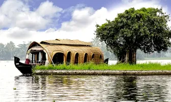 Alappuzha and Munnar 2 Nights 3 Days Tour Package