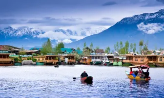 Amazing Kashmir Tour Package for 5 Days 4 Nights