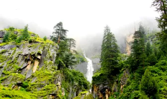 Golden Apple Hotels Manali Honeymoon Package for 4 Days 3 Nights