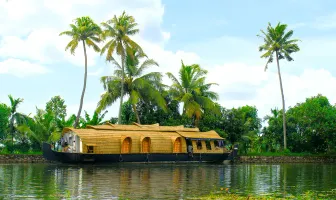 Memorable Kerala Luxury Tour Package for 5 Days 4 Nights