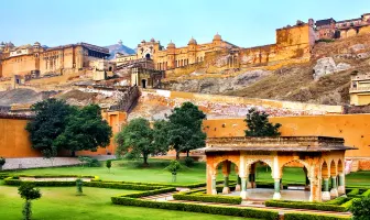 4 Days 3 Nights Jaipur and Ranthambore New Year Tour Package