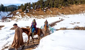 5 Nights 6 Days Kashmir Honeymoon Package 5 Nights 6 Days Kashmir Honeymoon Package