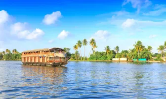 Unforgettable 5 Nights 6 Days Kerala Luxury Tour Package