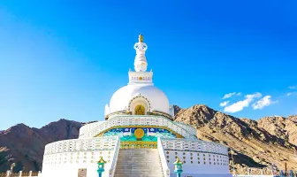 Amazing Pangong and Leh Honeymoon Package for 5 Days 4 Nights